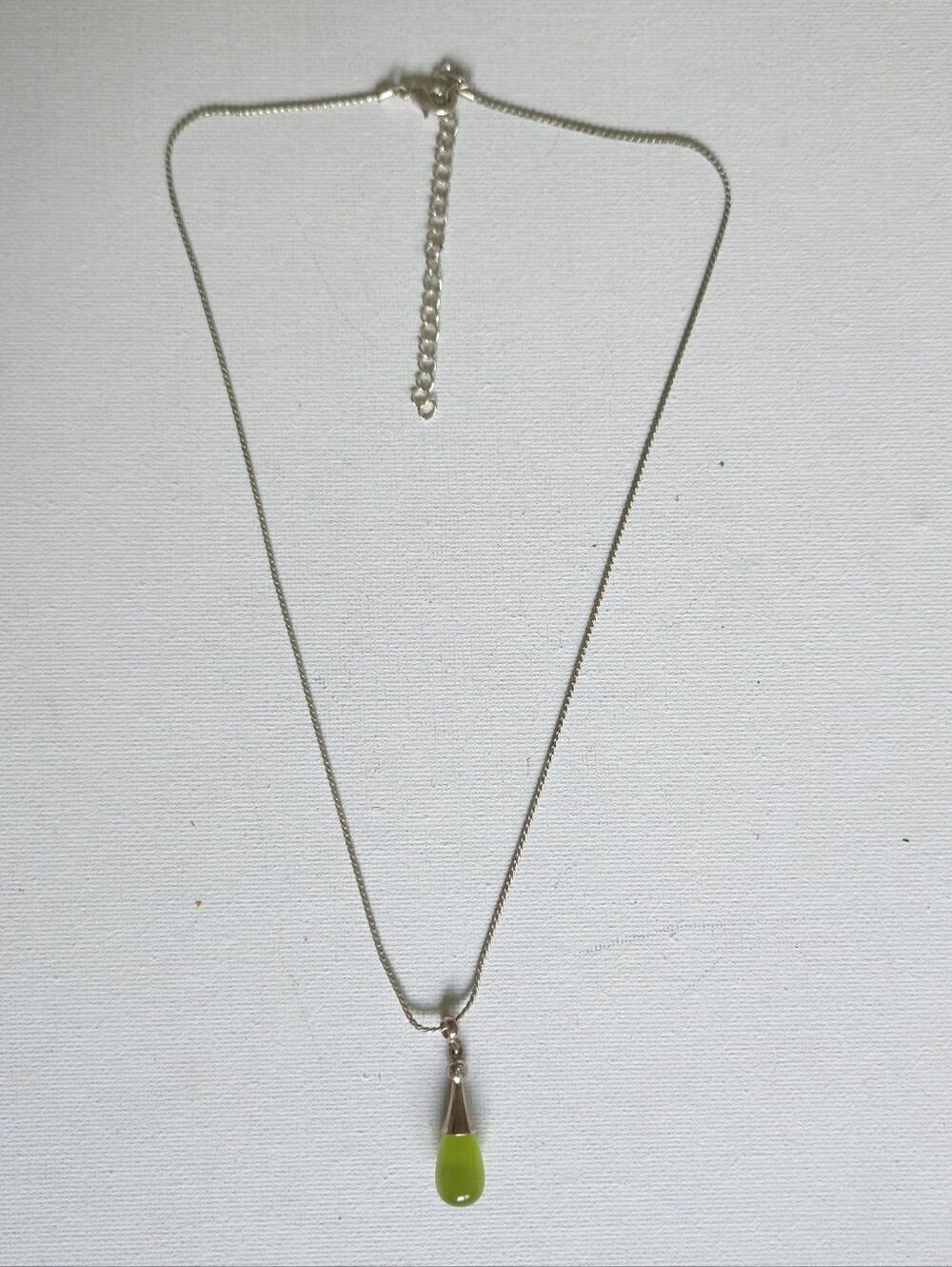 Vintage Olive Green Teardrop Pendant Necklace Silver Tone Rope Chain Minimalist